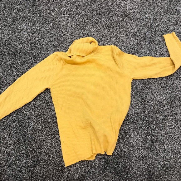 Turtle neck - Picture 2 of 2